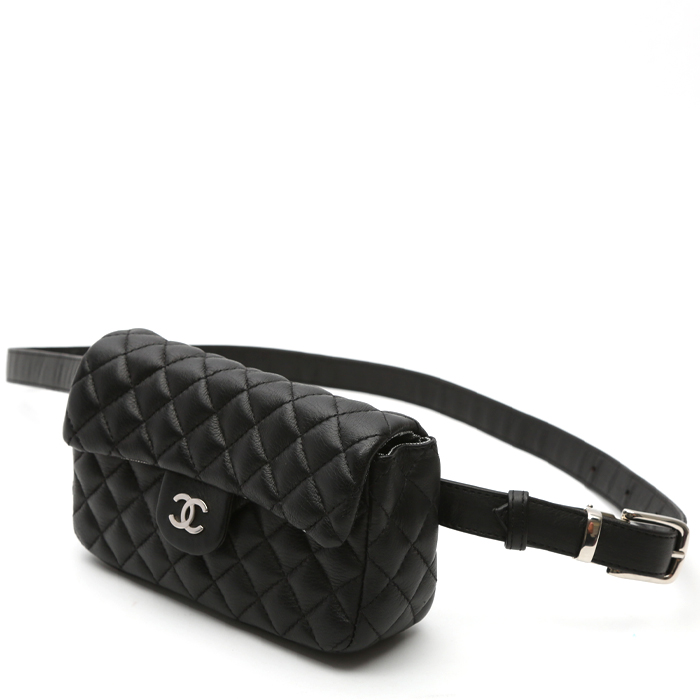 Pochette-ceinture Chanel Pochette en cuir matelassé noir - Detail D8