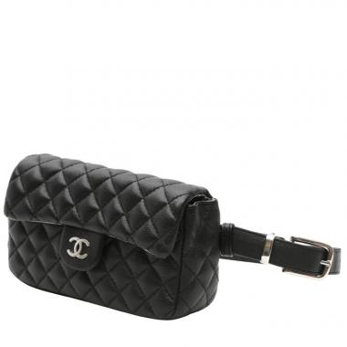 Bolsito-cinturón Chanel  Pochette en cuero acolchado negro