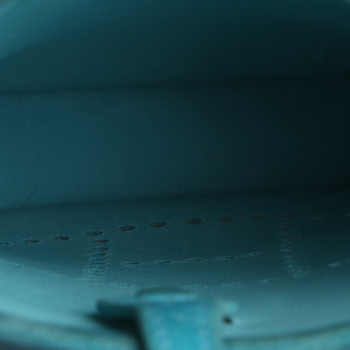 Borsa a tracolla Hermès  Mini Evelyne in pelle di vitello doblis blu - Detail D2