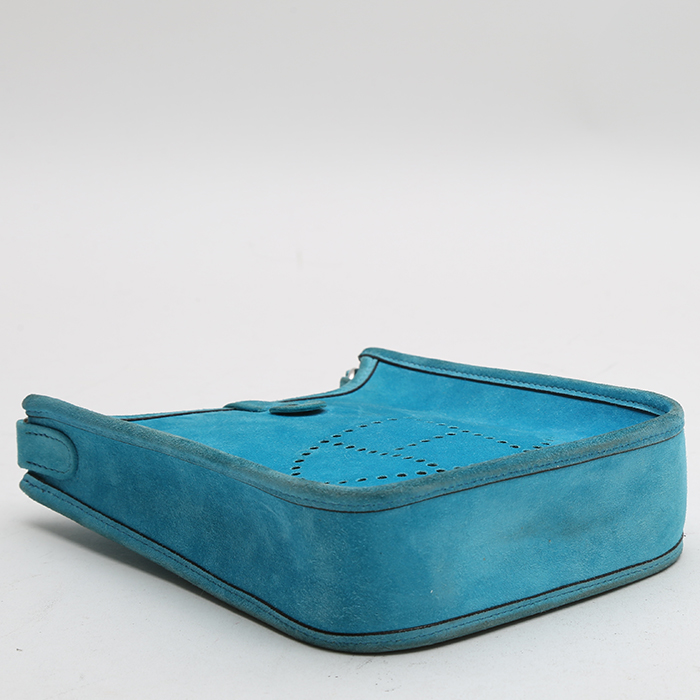 Hermès  Mini Evelyne shoulder bag  in blue doblis calfskin - Detail D4