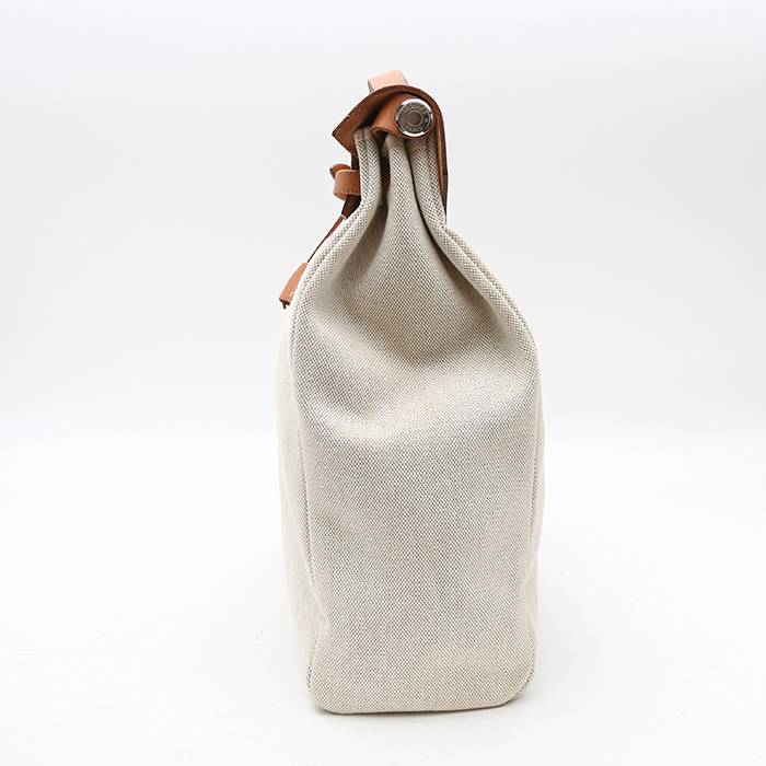Hermès  Herbag shoulder bag  in beige canvas  and natural Hunter cowhide - Detail D6