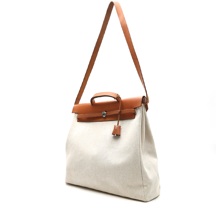 Hermès  Herbag shoulder bag  in beige canvas  and natural Hunter cowhide - Detail D9