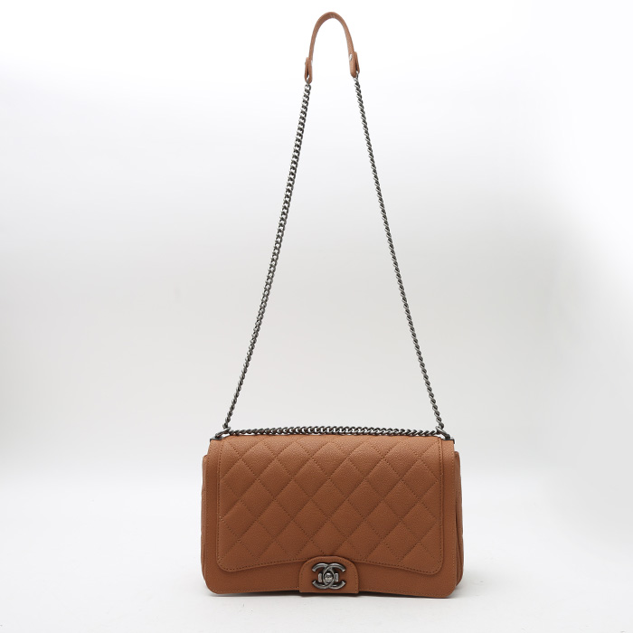 Sac à main Chanel   en cuir grainé matelassé marron - Detail D8