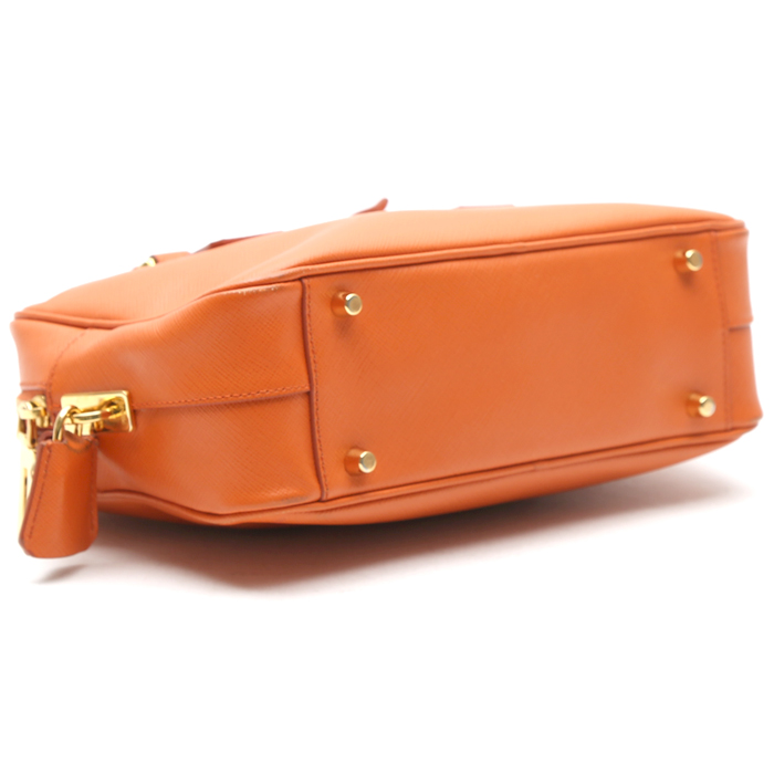 Prada   handbag  in orange leather saffiano - Detail D4