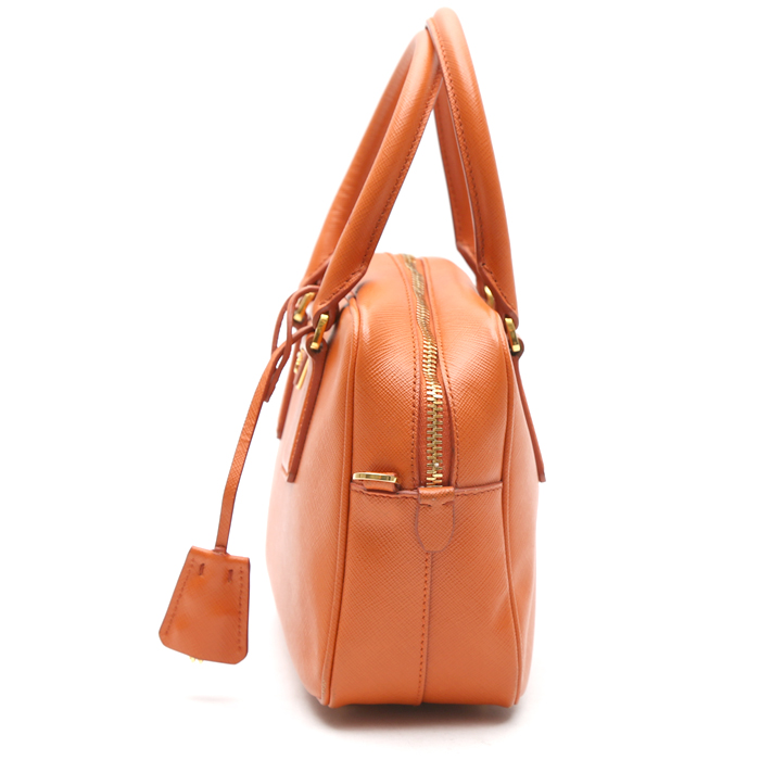 Sac à main Prada   en cuir saffiano orange - Detail D6