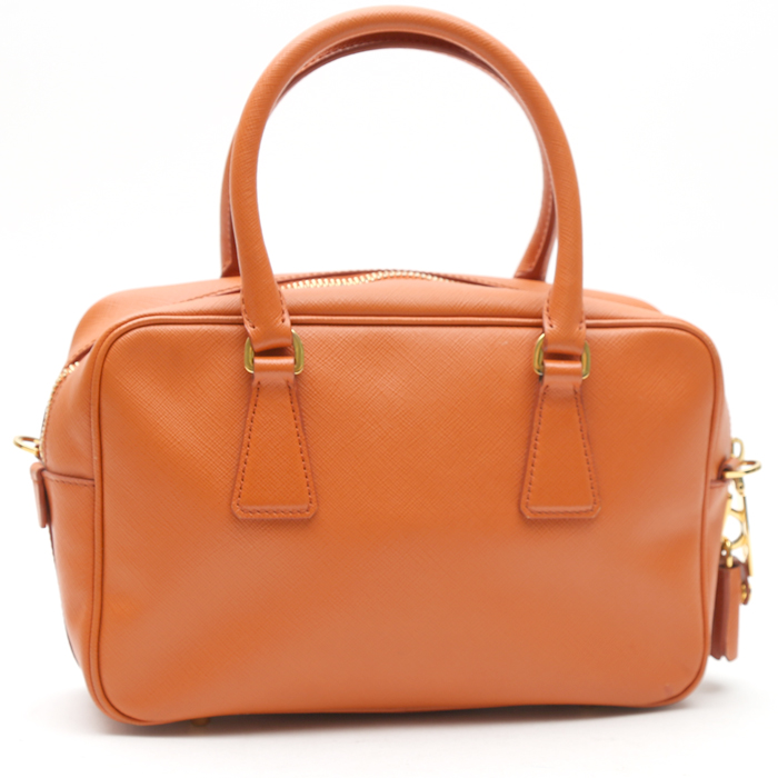 Prada   handbag  in orange leather saffiano - Detail D7