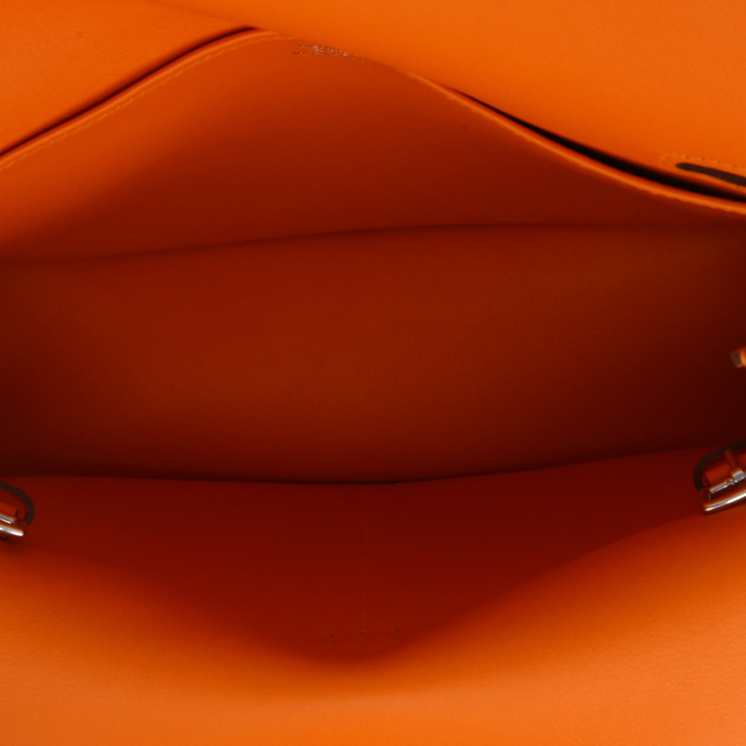 Bolso bandolera Hermès  Halzan en cuero swift naranja - Detail D8