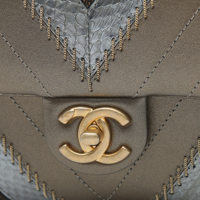 Borsa Chanel  Editions Limitées in pelle bronzo e pelle grigia - Detail D1