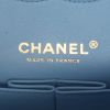 Bolso de mano Chanel   en tweed negro, azul rosa y blanco - Detail D9 thumbnail