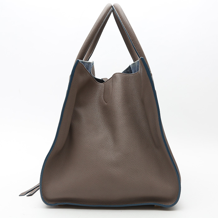 Celine  Phantom shopping bag  in taupe leather - Detail D5
