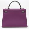 Bolso de mano Hermès  Kelly 32 cm en cuero togo violeta Anemone y gris estaño - Detail D8 thumbnail