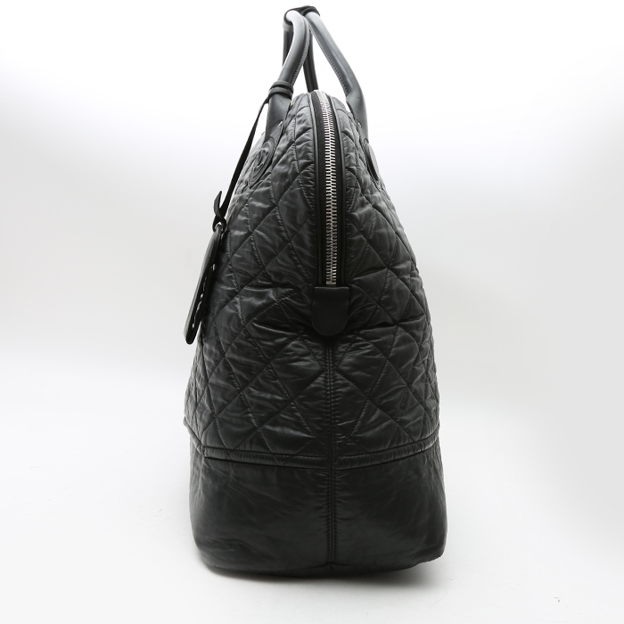 Sac de voyage Chanel  Coco Cocoon en toile matelassée noire et cuir noir - Detail D5