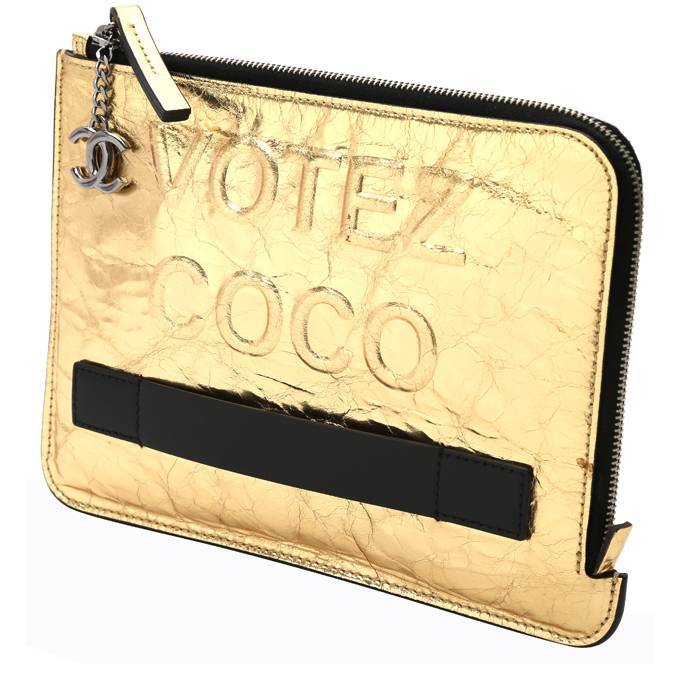 Bolsito de mano Chanel  Pochette en cuero dorado