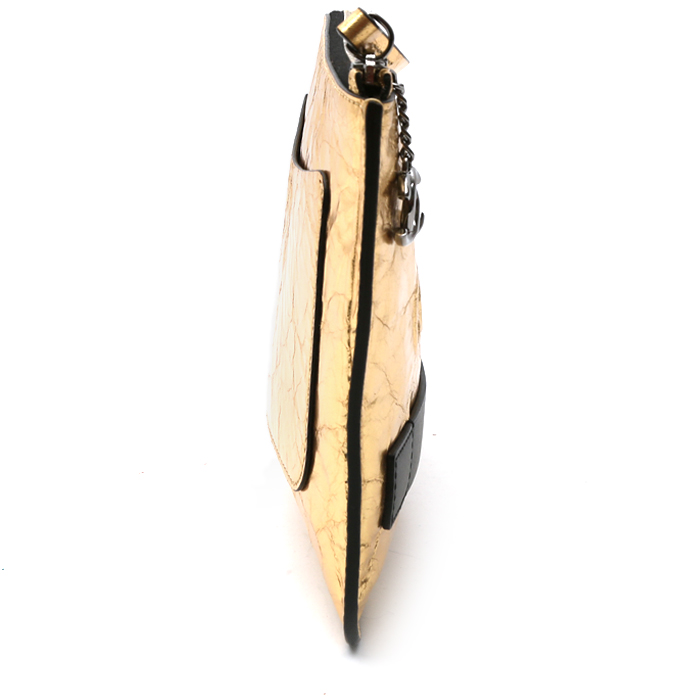 Chanel  Pochette pouch  in gold leather - Detail D6