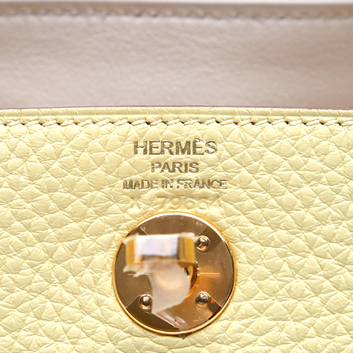 Bolso bandolera Hermès  Lindy mini  en cuero togo Jaune Poussin - Detail D3