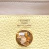 Borsa a tracolla Hermès  Lindy mini  in pelle togo Jaune Poussin - Detail D3 thumbnail