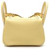 Borsa a tracolla Hermès  Lindy mini  in pelle togo Jaune Poussin - Detail D7 thumbnail