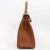 Hermès  Kelly 32 cm handbag  in gold togo leather - Detail D7 thumbnail