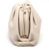 Bottega Veneta  Pouch handbag/clutch  in white smooth leather - Detail D5 thumbnail