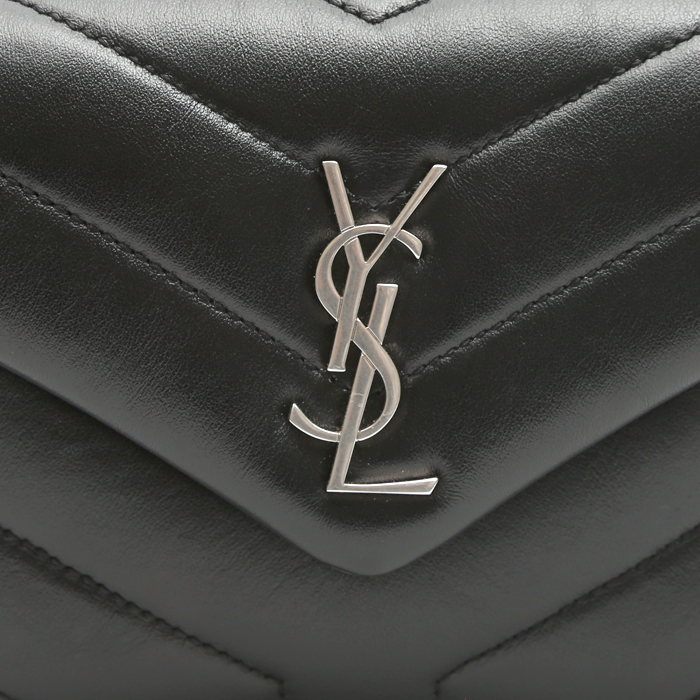 Saint Laurent Toy Loulou shoulder bag in black chevron quilted leather - Detail D1