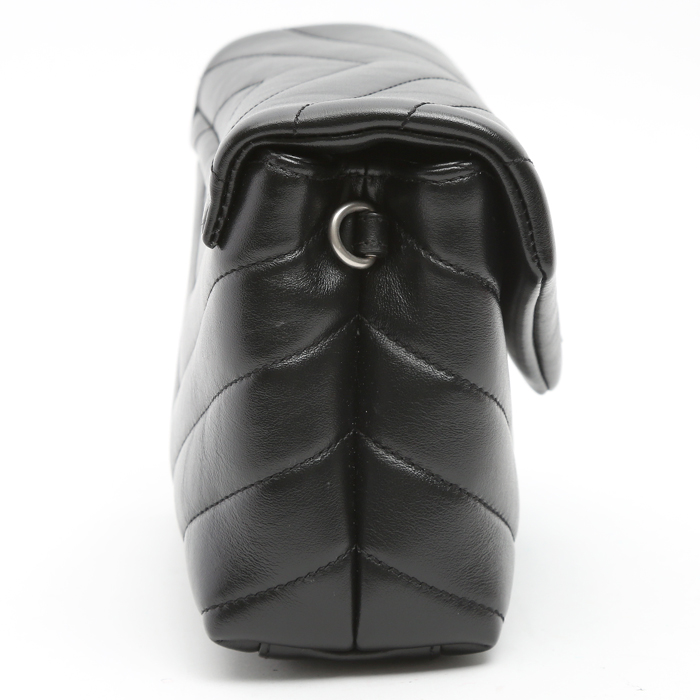 Saint Laurent Toy Loulou shoulder bag in black chevron quilted leather - Detail D6