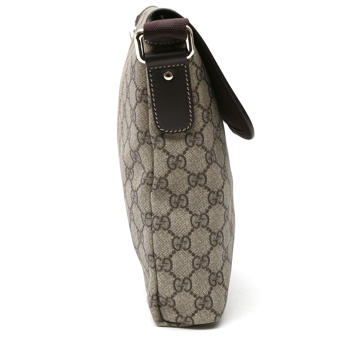 Sac bandoulière Gucci Suprême GG en toile monogram enduite beige et cuir marron - Detail D5