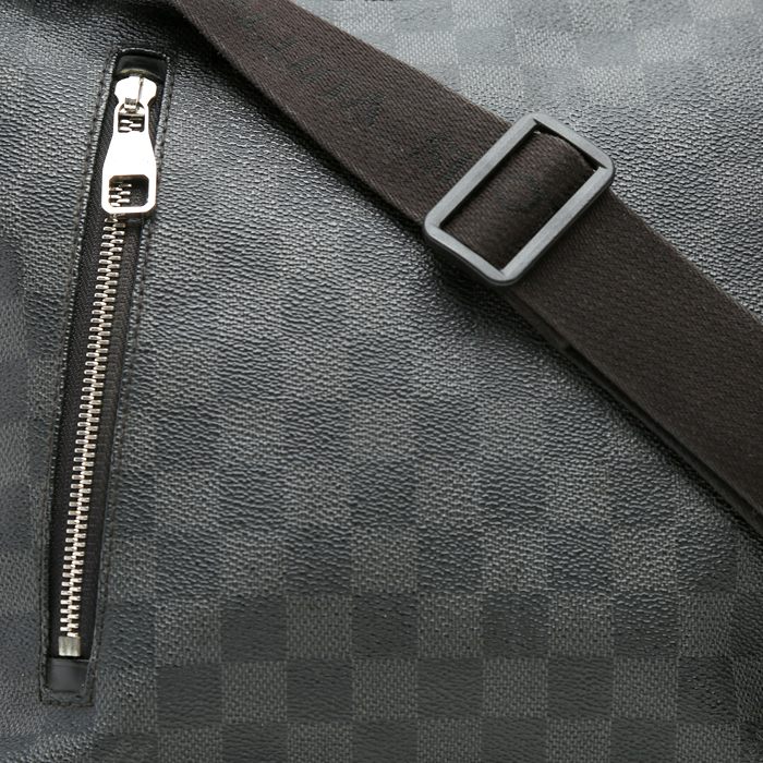 Borsa a tracolla Louis Vuitton  Messenger in tela a scacchi nera - Detail D1
