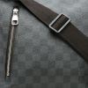 Bolso bandolera Louis Vuitton  Messenger en lona a cuadros negra - Detail D1 thumbnail