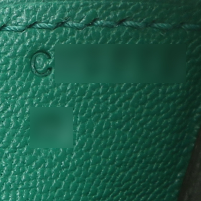 Hermès  Birkin 35 cm handbag  in Vert Emeraude togo leather - Detail D4