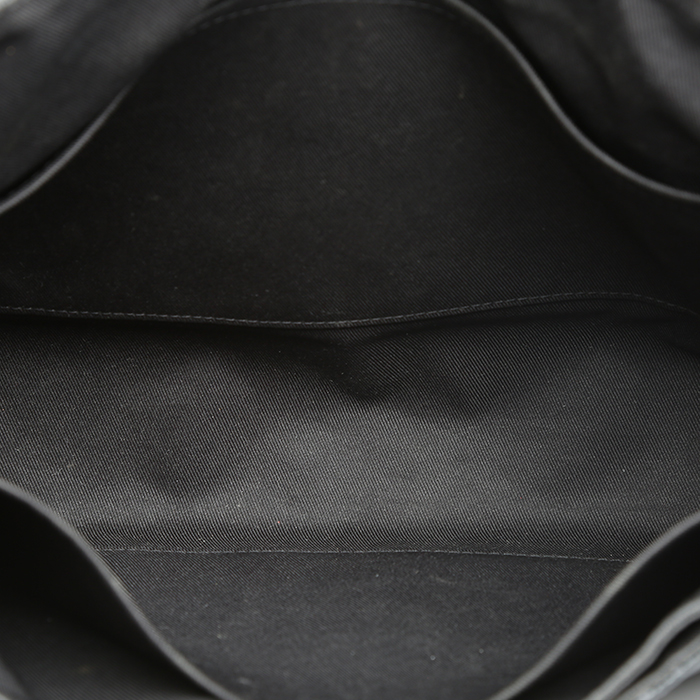 Bolso bandolera Louis Vuitton  District en lona Monogram gris Graphite - Detail D2