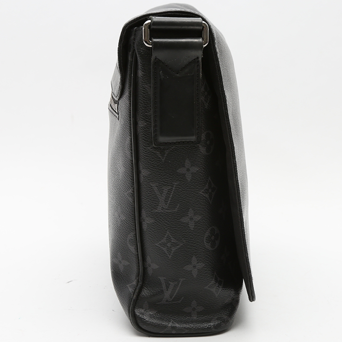 Louis Vuitton  District shoulder bag  in grey Graphite monogram canvas - Detail D5