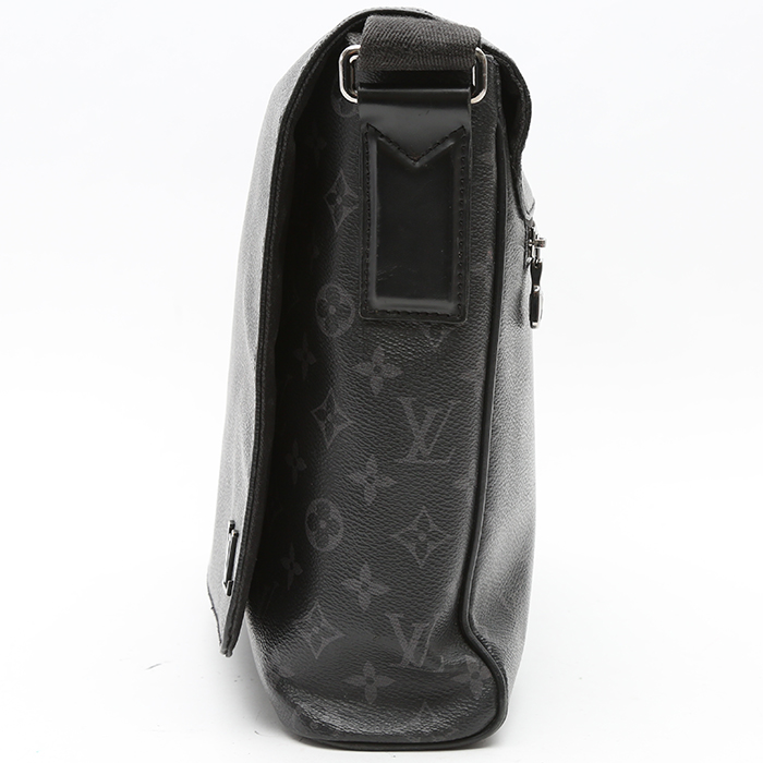 Bolso bandolera Louis Vuitton  District en lona Monogram gris Graphite - Detail D6