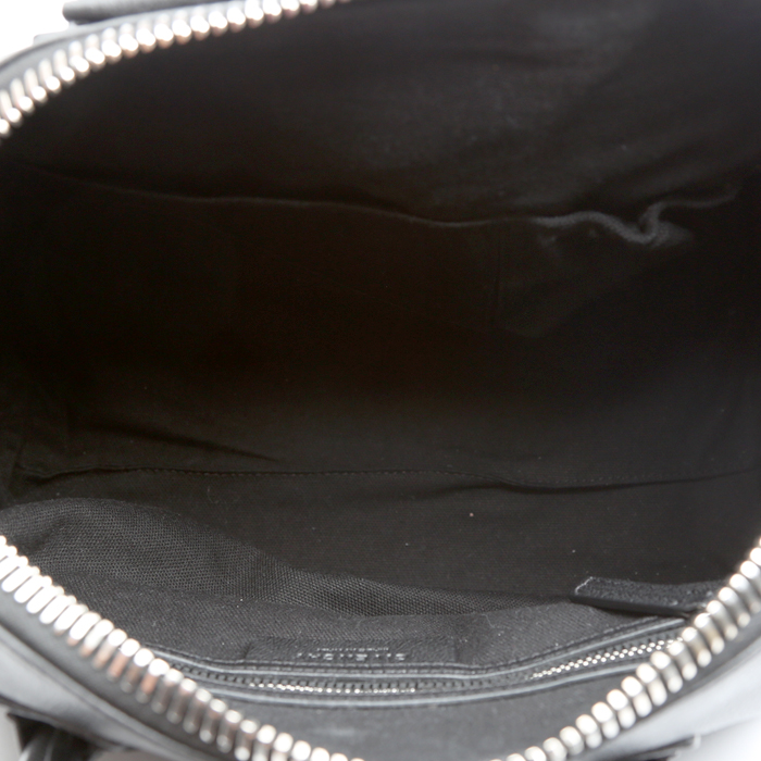 Givenchy  Antigona mini  handbag  in black grained leather - Detail D2
