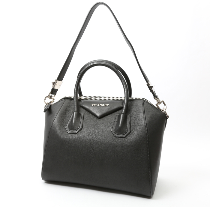 Sac à main Givenchy  Antigona mini  en cuir grainé noir - Detail D8