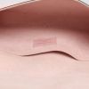 Bolso bandolera Louis Vuitton  Félicie en cuero Epi rosa - Detail D2 thumbnail