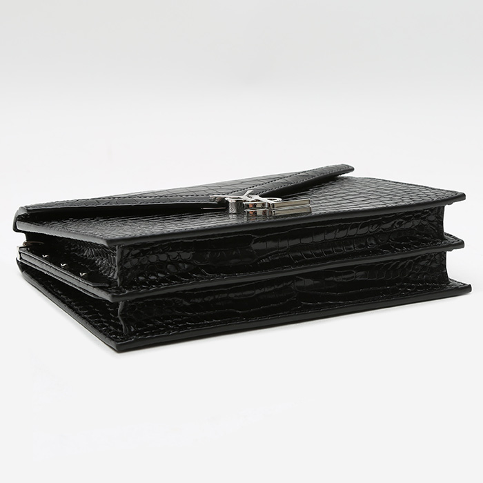 Saint Laurent  Cassandre medium model  shoulder bag  in black leather - Detail D4