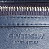 Sac bandoulière Givenchy  Nightingale mini  en cuir grainé bleu-nuit - Detail D3 thumbnail
