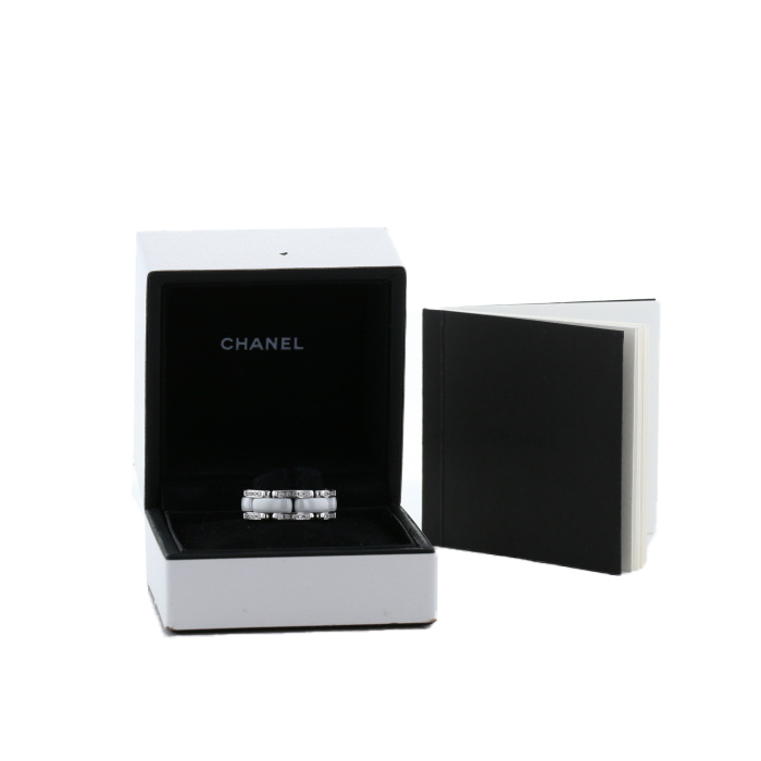 Flexible Chanel Ultra medium model ring in white gold, ceramic and diamonds - Detail D2