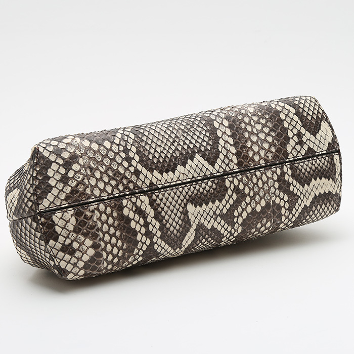 Fendi  First Petit pouch  in grey python - Detail D4