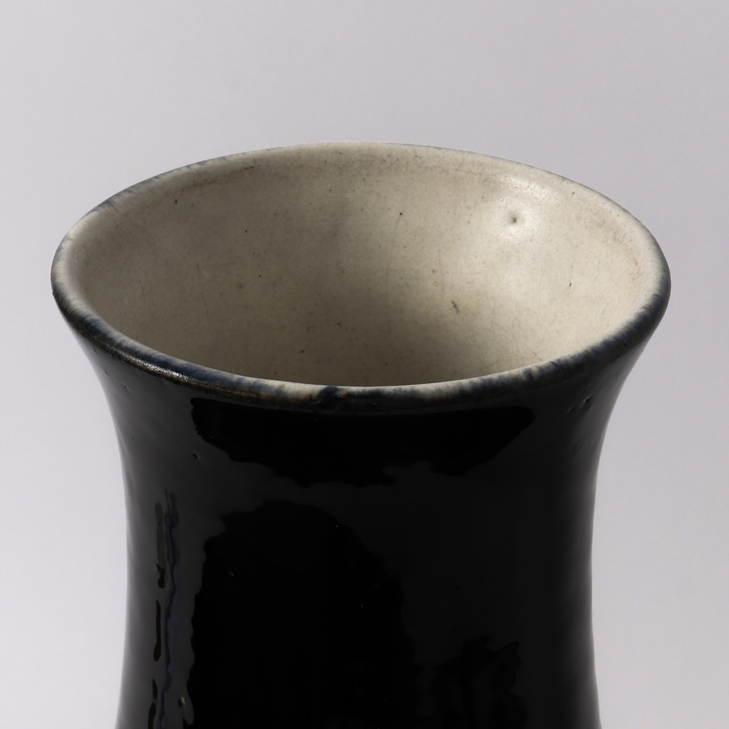 Bruno Gambone, large vase, in enamelled majolica, signed, from the 1960’s - Detail D1