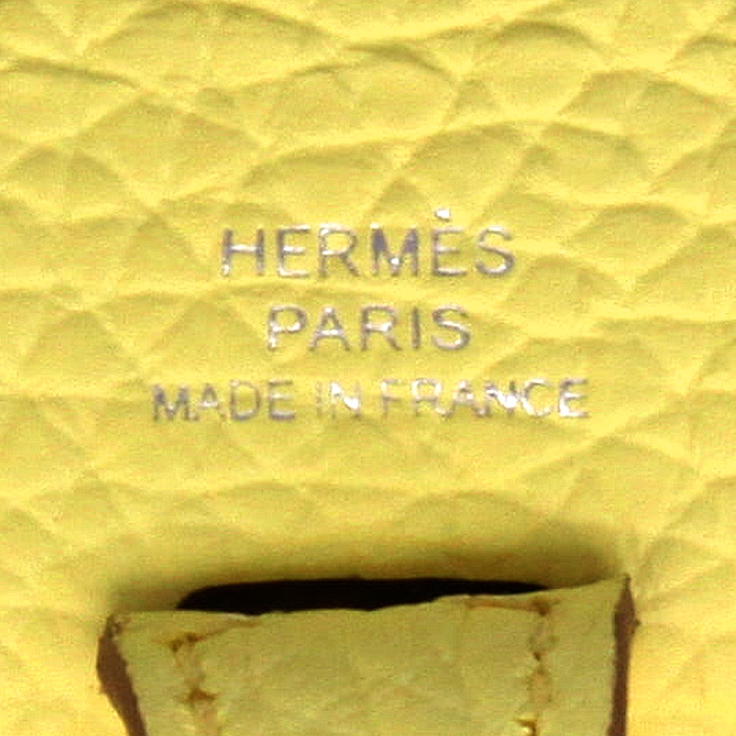 Bolso bandolera Hermès  Mini Evelyne en cuero togo Jaune Limoncello - Detail D9