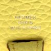 Hermès  Mini Evelyne shoulder bag  in Jaune Limoncello togo leather - Detail D9 thumbnail