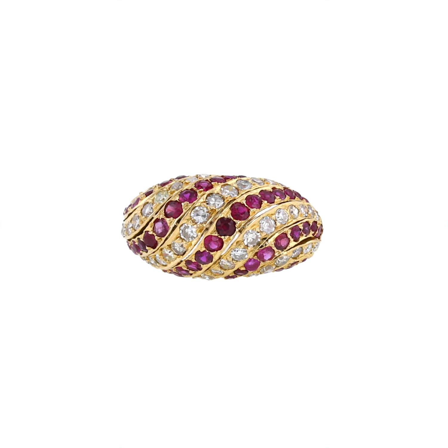Bague Vintage  en or jaune, diamants et rubis