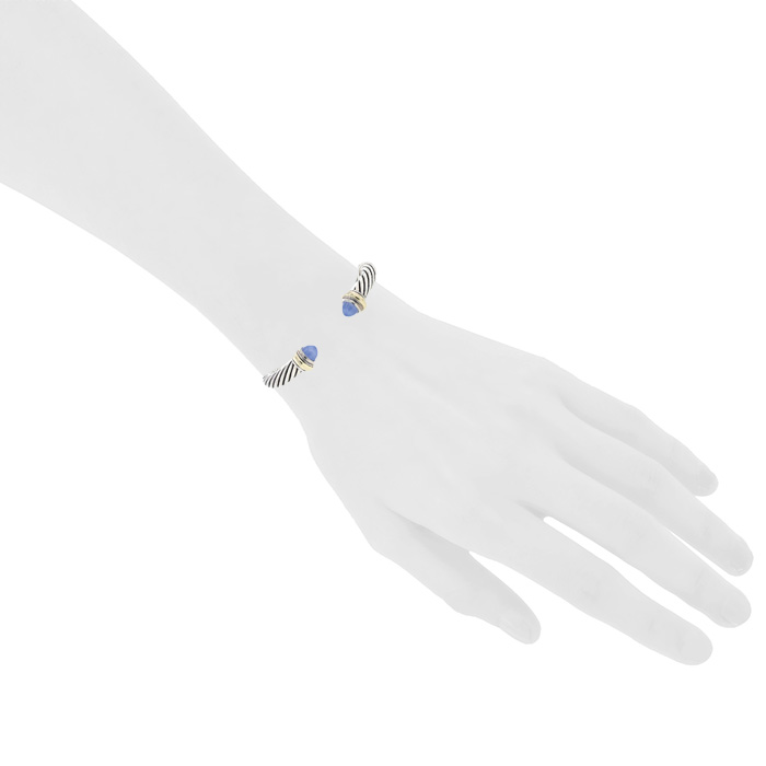 David Yurman Cable Classique bangle in silver, 14 carats yellow gold and chalcedony - Detail D1