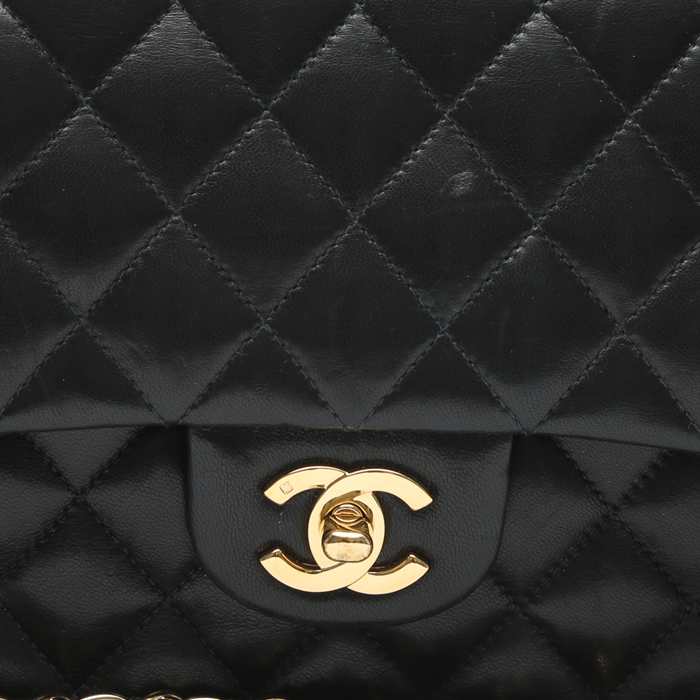 Bolso de mano Chanel  Timeless Classic en cuero acolchado negro - Detail D1
