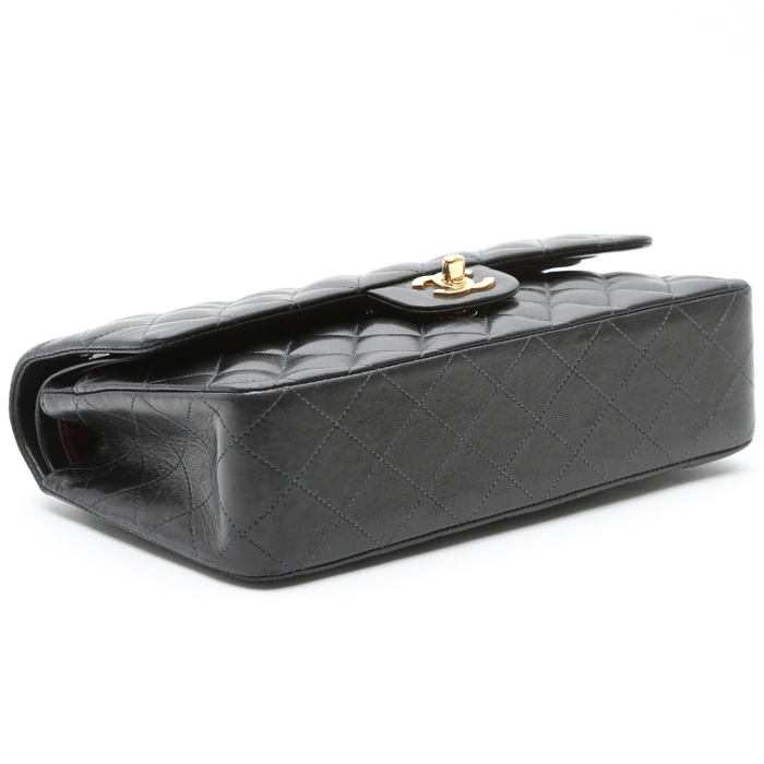 Chanel  Timeless Classic handbag  in black quilted leather - Detail D4