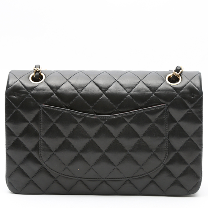 Chanel  Timeless Classic handbag  in black quilted leather - Detail D7