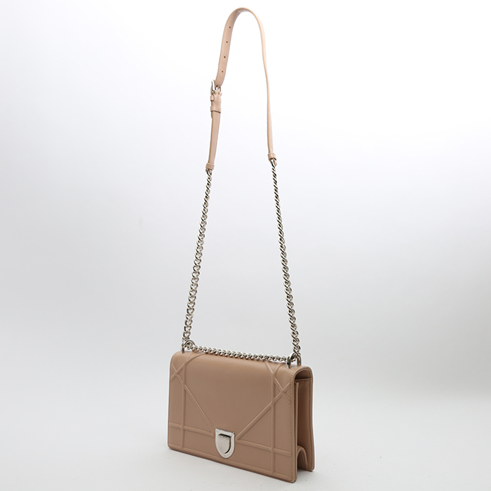 Bolso bandolera Dior  Diorama en cuero beige - Detail D8