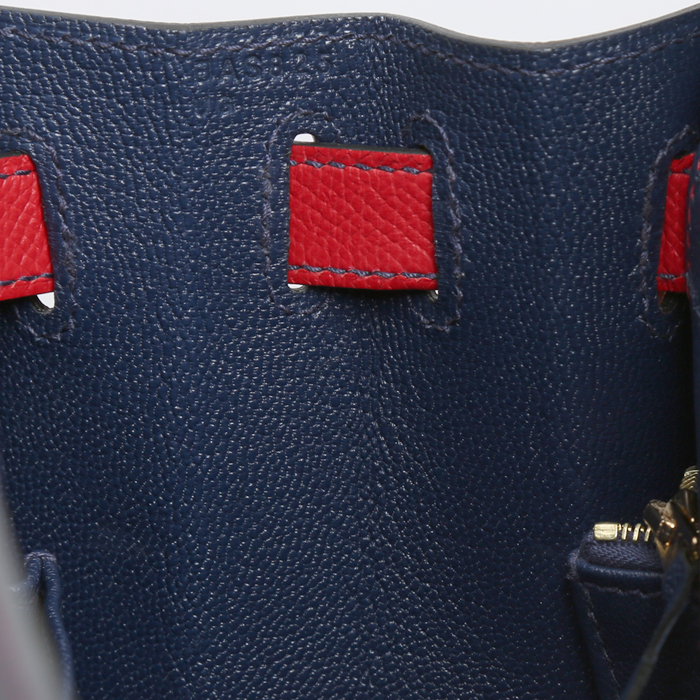 Bolso de mano Hermès  Kelly 28 cm en cuero epsom azul y rojo - Detail D4