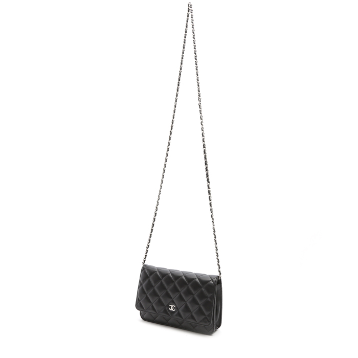 Sac bandoulière Chanel  Wallet on Chain en cuir matelassé noir - Detail D8